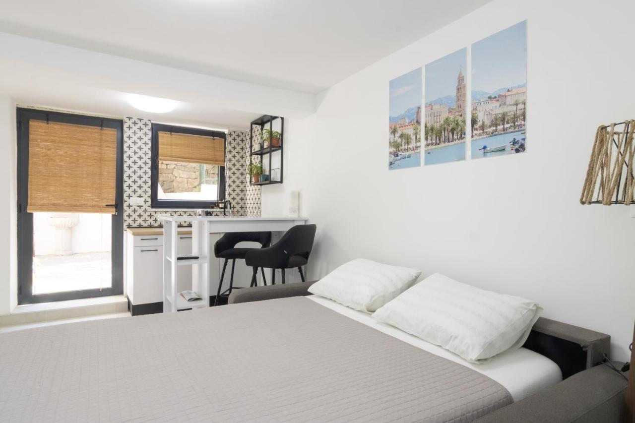 Studio Tina In Centar With Parking Split Exterior photo