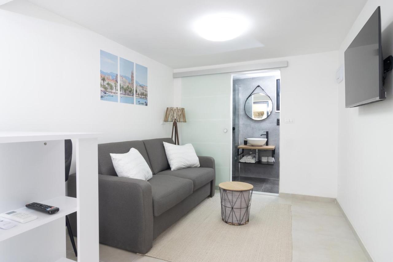 Studio Tina In Centar With Parking Split Exterior photo